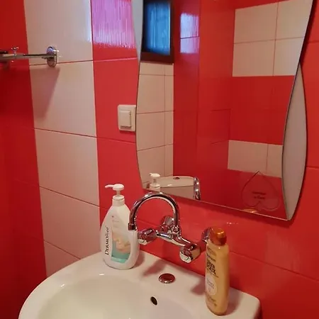 за гости в село любовище Guest house Lyubovishte