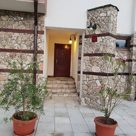 за гости в село любовище Guest house