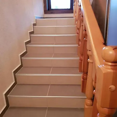 за гости в село любовище Guest house