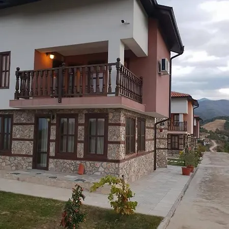 за гости в село любовище