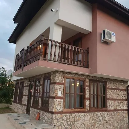 за гости в село любовище *