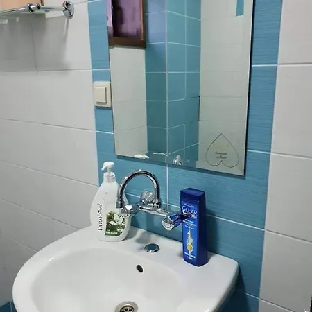 за гости в село любовище Guest house Lyubovishte